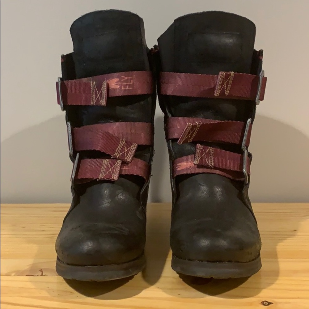 Fly London Stif Istanbul Black size 40 boot